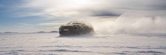 Porsche Cayenne elettrica test estremi e sviluppo digitale 11 scaled e1758013547877 700x233