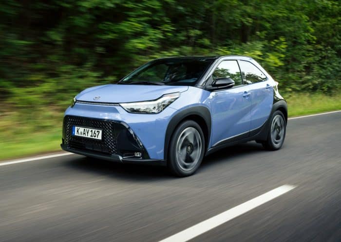 Toyota Aygo X hybrid consumi da record. 28 kmlitro 700x496