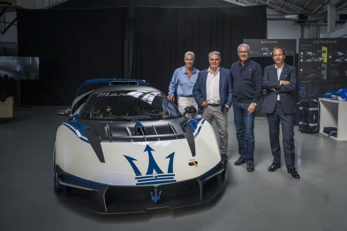 Una fenomenale Maserati MCXtrema consegnata a un collezionista speciale 2 700x467