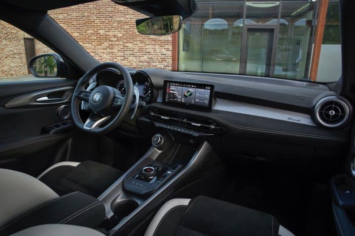 Alfa Romeo Tonale 2026, stile evoluto, novità e caratteristiche 5 Alfa Romeo Tonale 2026 11 700x466