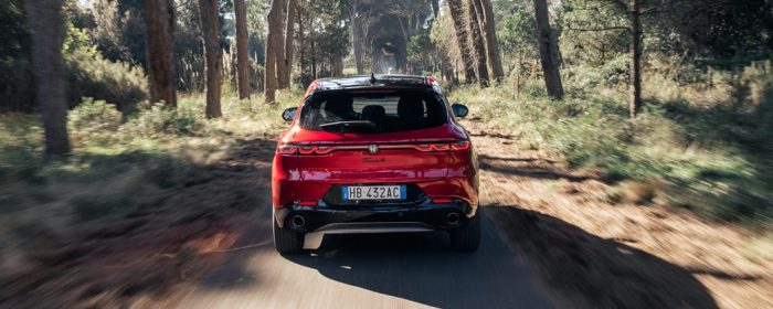 L'addio ad Alfa Romeo Tonale nel 2027 apre la strada al nuovo SUV prodotto a Melfi 5 Alfa Romeo Tonale 2026 facelift 14 e1781198632855 700x280