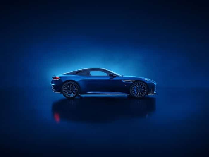 Aston Martin DB12 S 4 700x525