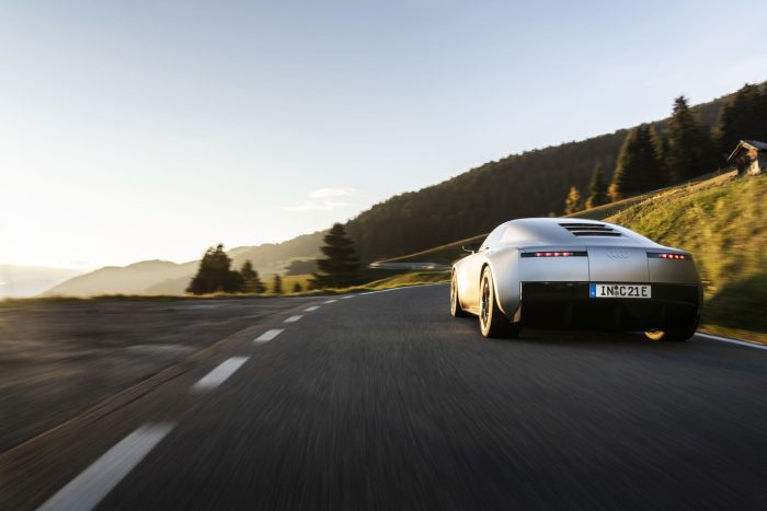 Audi Concept C, la nuova elettrica targata su strada 3 Audi Concept C targata 15 700x467