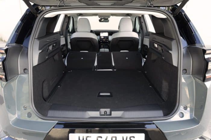 Citroen C5 Aircross 2026 elettrica 74 700x466