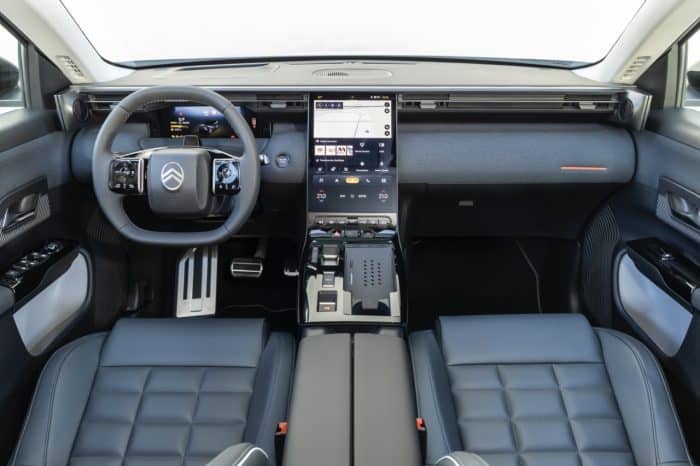 Citroen C5 Aircross 2026 ibrida plug in 78 700x466