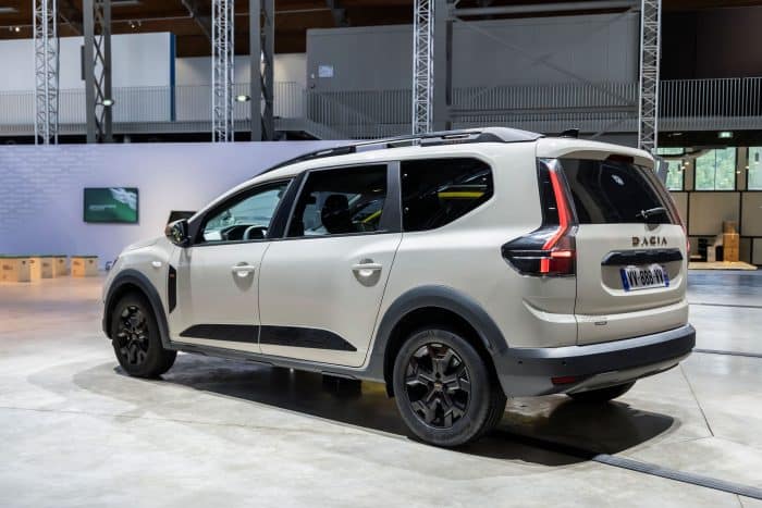 Dacia Sandero Stepway e Jogger con full hybrid 155 cv ed Eco-G 120 cv a GPL 4 Dacia Sandero e Jogger 2026 53 700x467