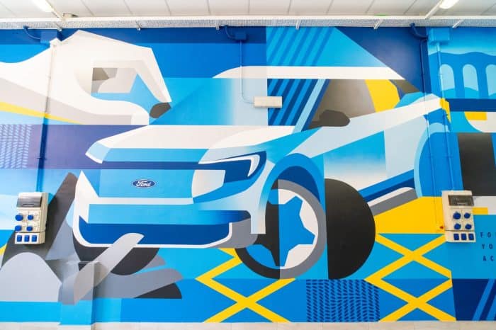 Ford inaugura a Roma la prima carrozzeria scolastica in Italia 1 700x466