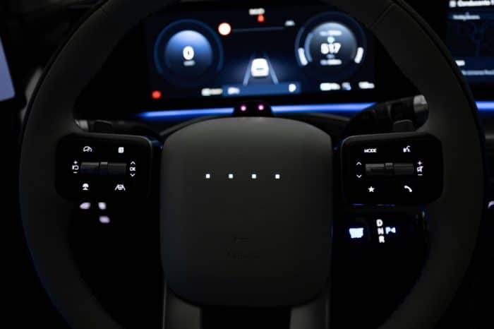 Hyundai Ioniq 9 77 700x466