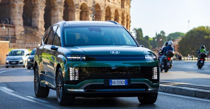 Hyundai Ioniq 9 prova della ammiraglia elettrica. Benessere sconfinato 700x363