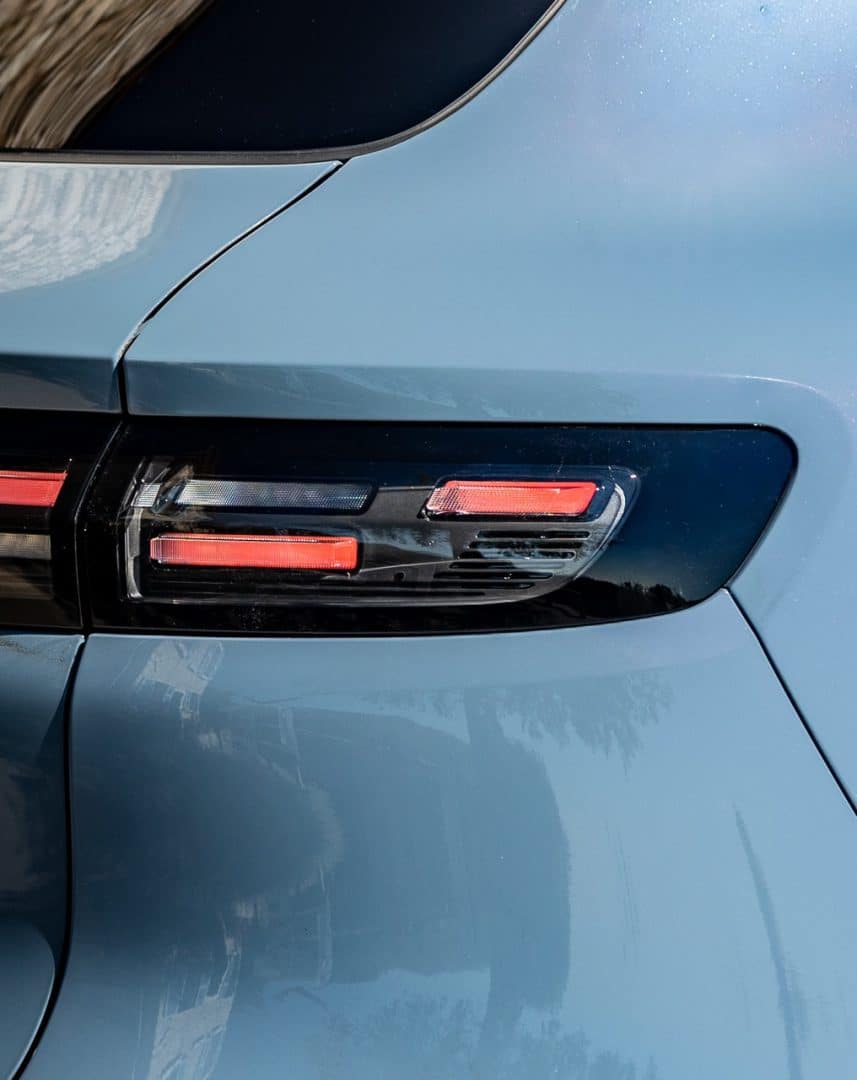 Leapmotor B10 le foto su strada 2 857x1080