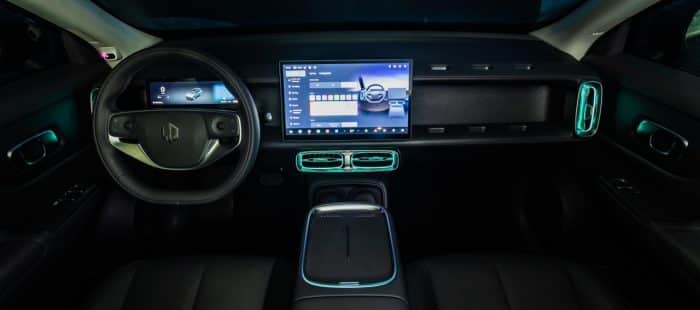 Leapmotor B10 le foto su strada 34 700x310