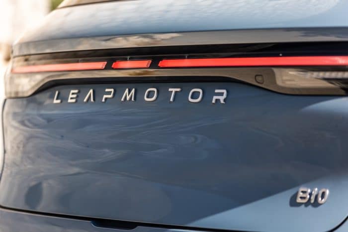 Leapmotor B10 le foto su strada 6 700x466