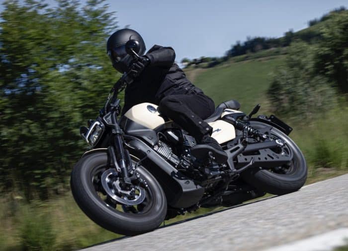 Benelli Leoncino Bobber 400