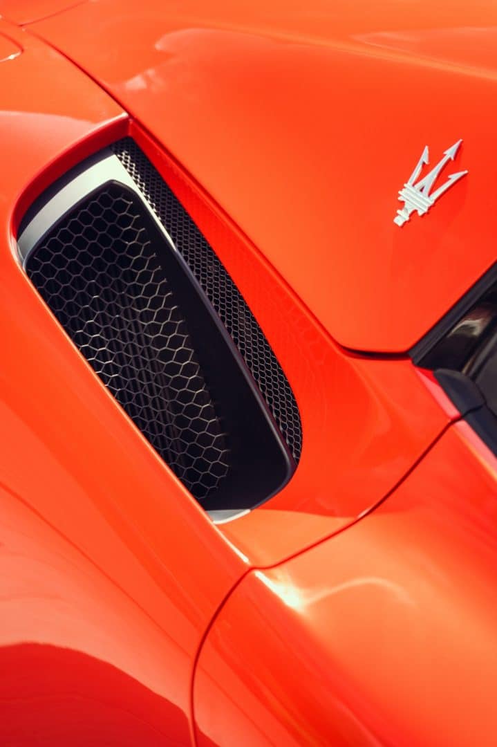 Maserat MCPura prova su strada 180 719x1080