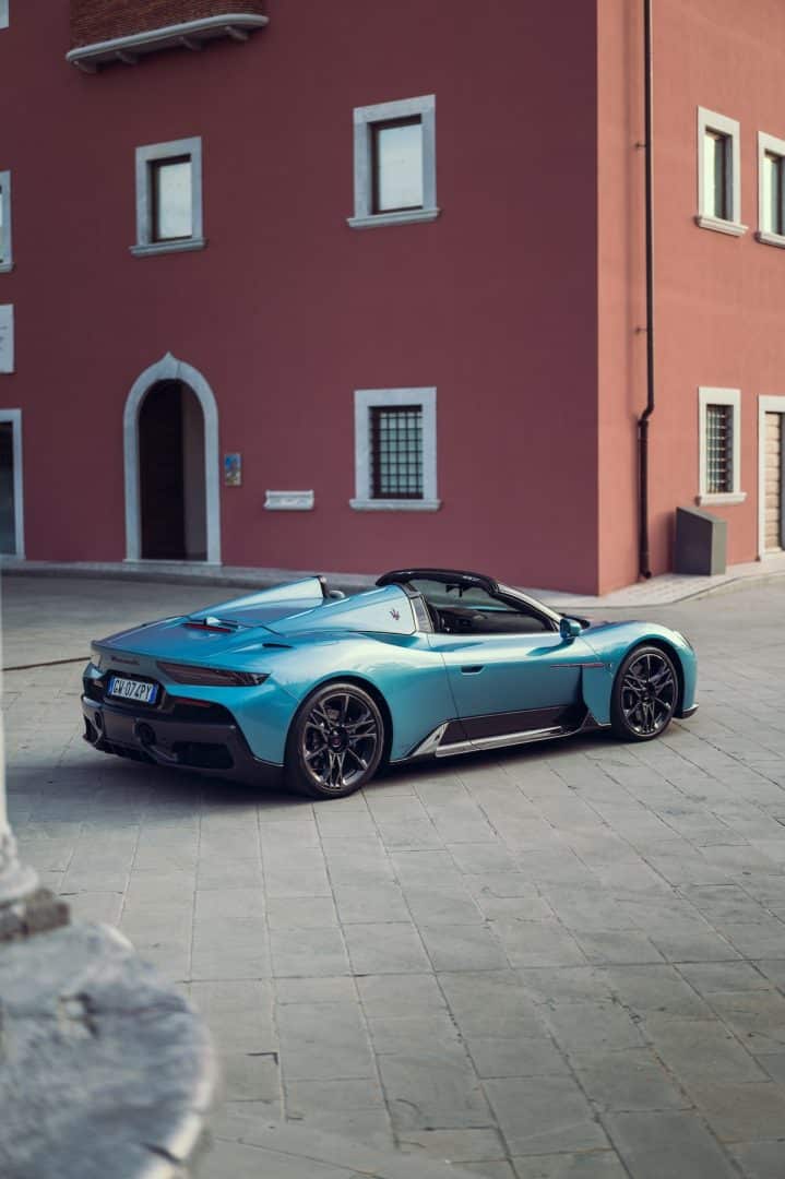 Maserat MCPura prova su strada 243 719x1080