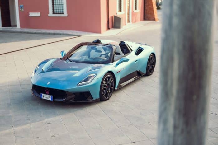 Maserat MCPura prova su strada 53 700x466