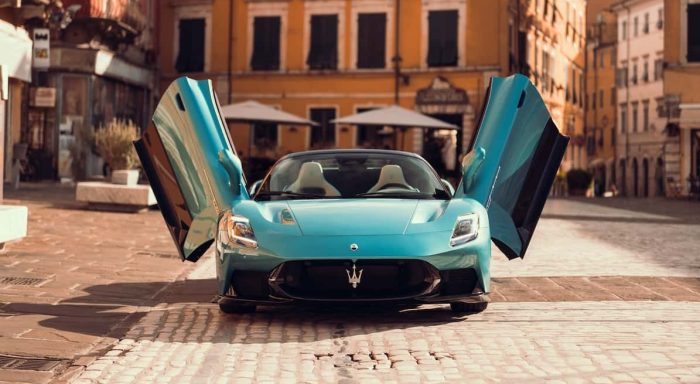 Maserat MCPura prova su strada 79 e1760016452156 700x384