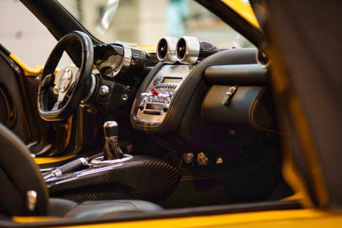 Pagani ad Auto e Moto d’Epoca 2025 con quattro hypercar da sogno 4 Pagani Zonda S Roadster Interni 700x467