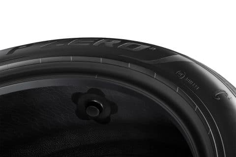 Pirelli Cyber Tyre 4 480x320
