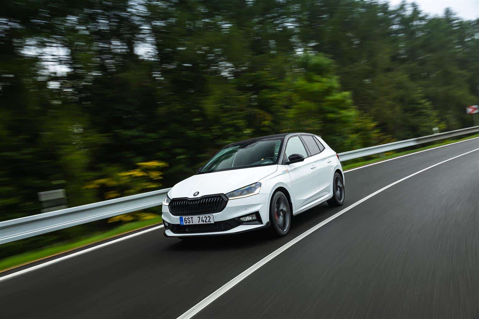 Skoda Fabia 2026 Tonalit Green Flow Con Pantone skoda-fabia-2026-tonalit-green-flow-con-pantone