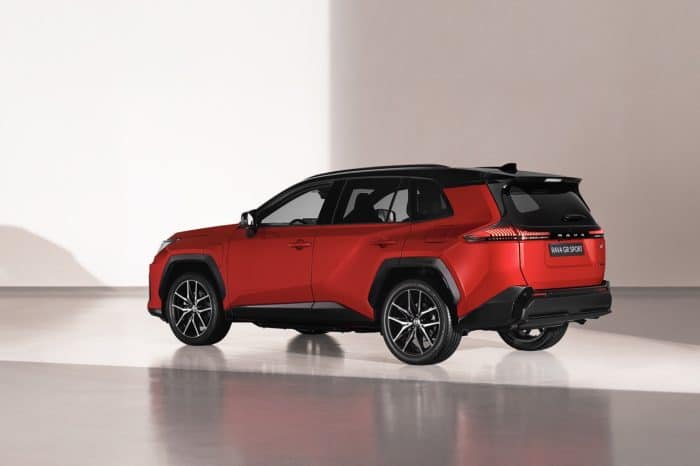 Toyota Rav4 2025, gamma, prezzo, sconti e novità 3 Toyota RAV4 Hybrid 2 700x466