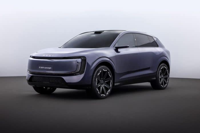 AUDI E SUV Concept 4 1 700x467