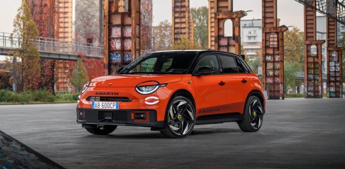 Abarth 600e Competizione Edizione Milano Cortina 2026 1 e1763050172777 700x343
