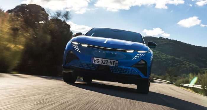 Alpine A390GT BleuAlpineVision Action©ThomasCortesi 37 e1763908072131 700x373