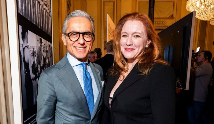 BMW e Scala 20 anni insieme 3 e1764172857751 700x408