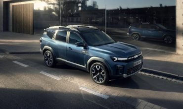 Dacia-Duster-e-Bigster-i-nuovi-motori-ibridi-GPL-e-4x4-sono-ordinabili-1-370x220.jpeg