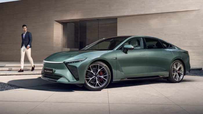 Gruppo Chery EXLANTIX ES 700x394