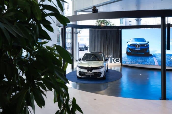 House of BMW Italia 2025 nuovi spazi iconici e design 5 700x466
