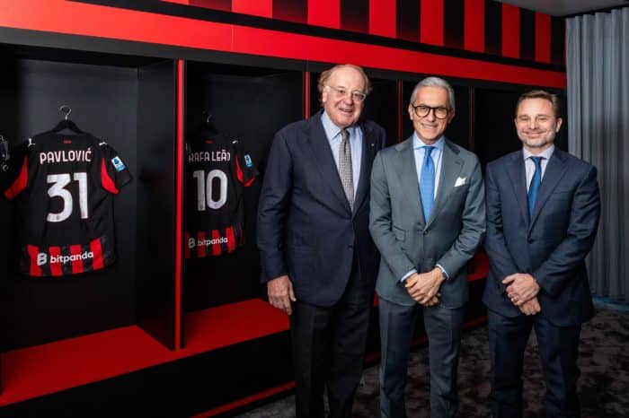 House of BMW Italia si trasforma in San Siro per la consegna di 20 auto al Milan 2 700x466