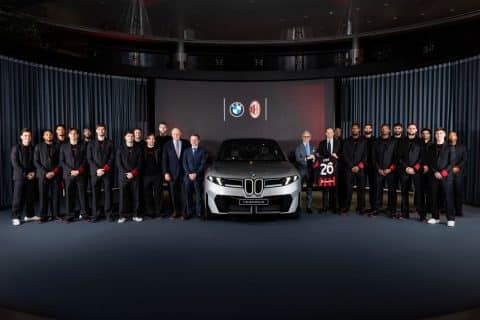 House of BMW Italia si trasforma in San Siro per la consegna di 20 auto al Milan 6 480x320