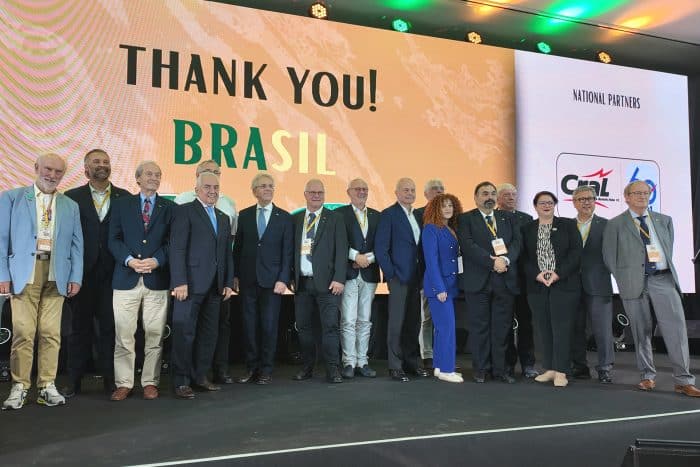 Il presidente ASI Alberto Scuro diventa Presidente FIVA 1 700x467