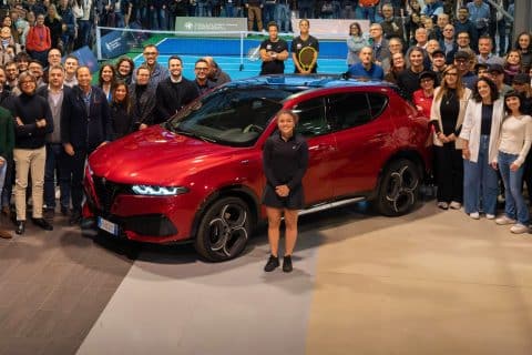 Jasmine Paolini e nuovo Alfa Romeo Tonale protagonisti a Torino 480x320
