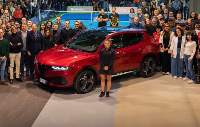 Jasmine Paolini e nuovo Alfa Romeo Tonale protagonisti a Torino