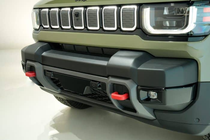 Jeep Recon, il Suv elettrico da 650 cavalli pronto per il fuoristrada 4 Jeep Recon 2026 34 700x467