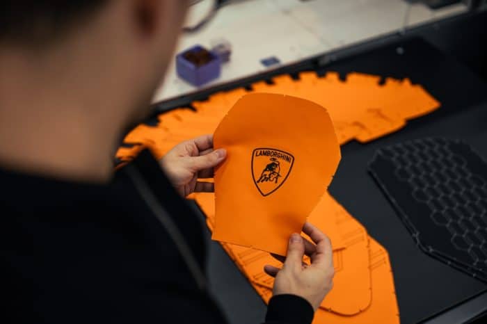 Lamborghini la nuova selleria nasce a SantAgata Bolognese 10 700x466