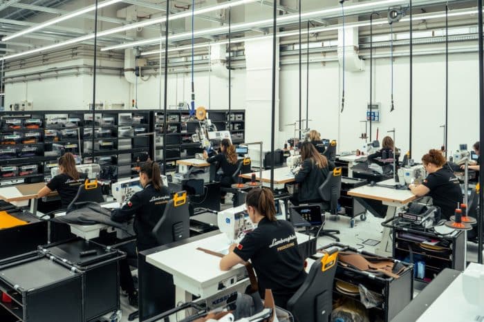 Lamborghini la nuova selleria nasce a SantAgata Bolognese 18 700x466