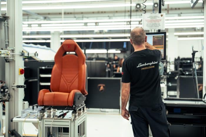 Lamborghini la nuova selleria nasce a SantAgata Bolognese 5 700x466