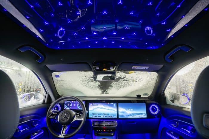 Nuovo Mercedes GLB 2026, lusso digitale, prime immagini 4 Mercedes GLB 2026 prime immagini di esterni e interni 7 700x467