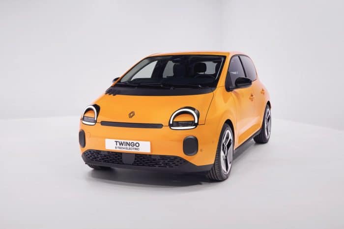 Renault Twingo Evolution, ecco l'elettrica da 19.500 euro 3 Nuovo Renault Twingo 2026 21 700x466