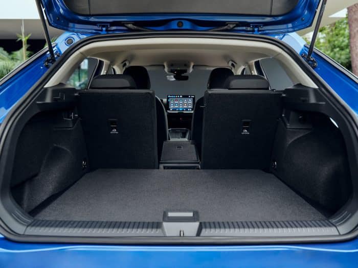 Nuovo Volkswagen T Roc 2026 32 700x525