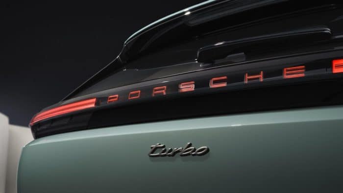 Porsche Cayenne elettrica 15 700x394
