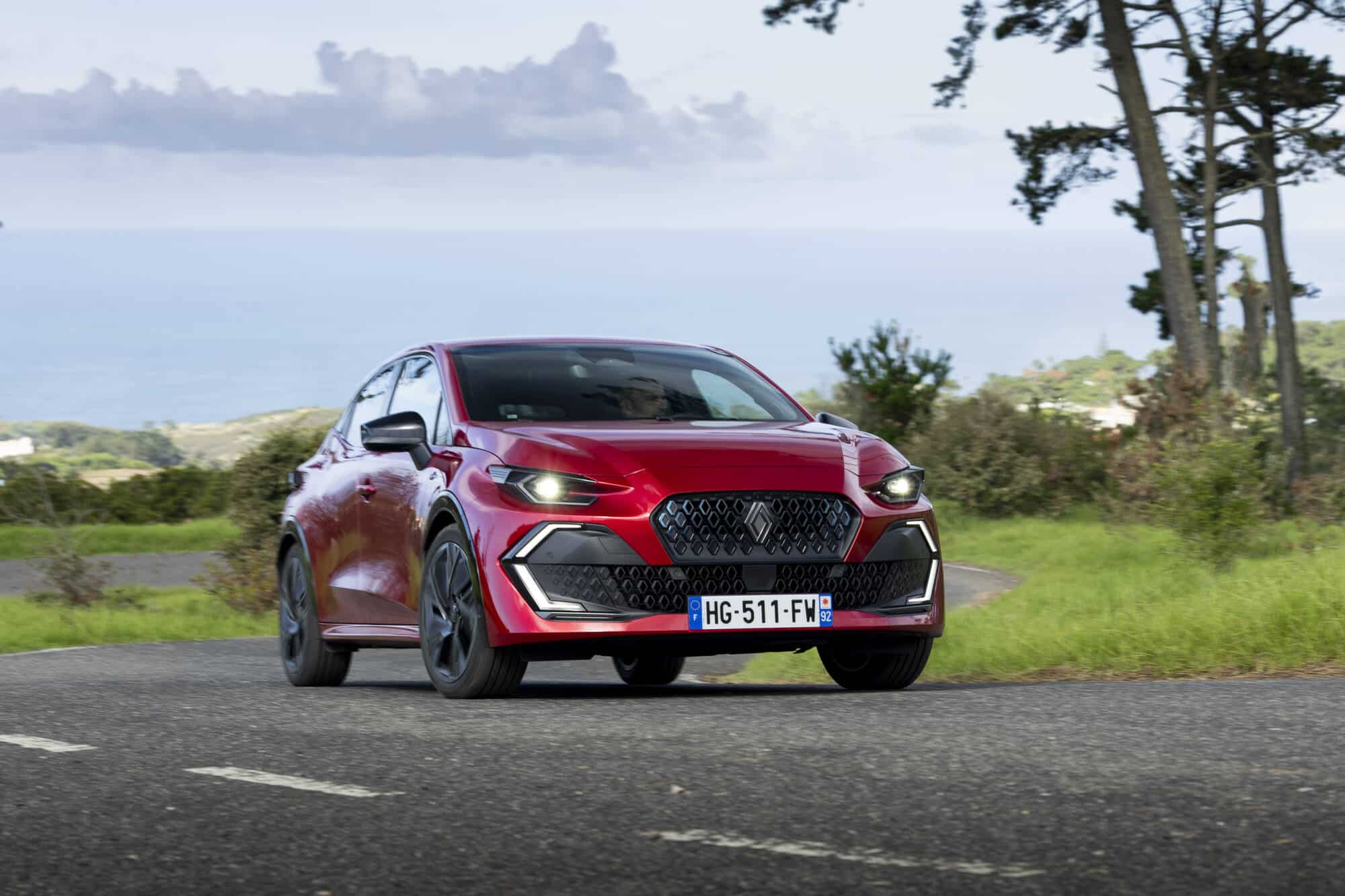 Renault Clio 2026, eccola su strada. Prezzo e caratteristiche