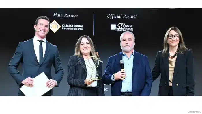 Renault R4 E tech Electric vince Best in Classic 2025 1.jpg 700x394