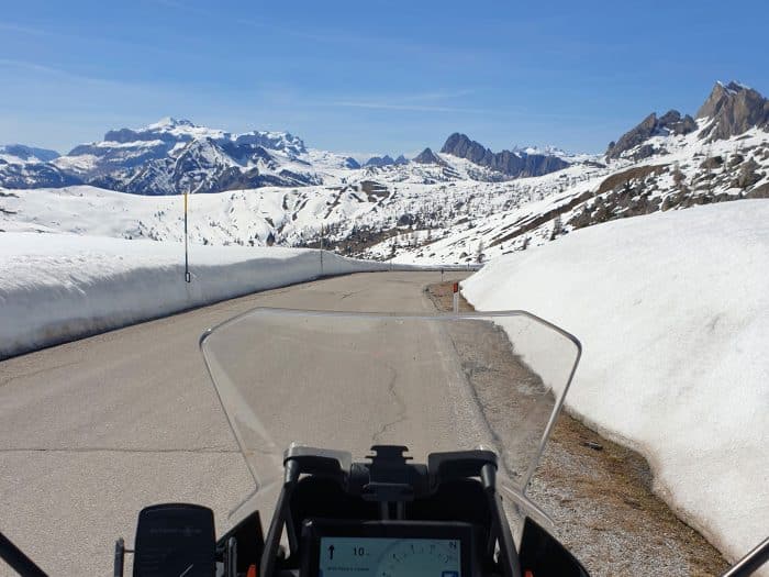 Moto in inverno, consigli e itinerari da non perdere 7 Verti-sospensione-polizza-assicurazione-inverno moto