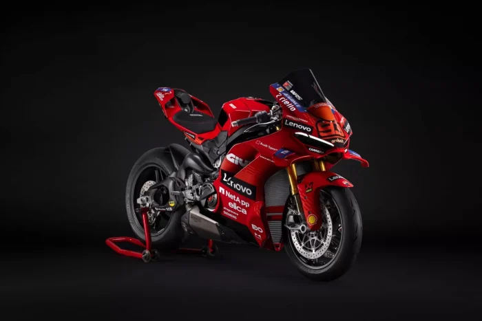 Ducati Panigale V4 Marquez 3.jpg 700x467