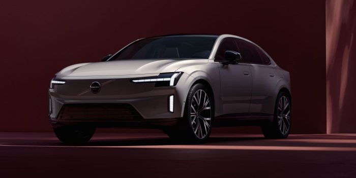 Volvo cambia rotta nel 2026, fine della globalizzazione, nuova strategia di regionalizzazione 2 Volvo ES90 MY26